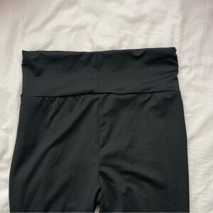 Girls flare leg yoga pants, black. Size 6